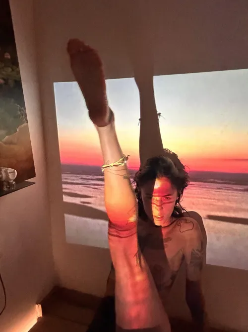 Thumbnail Elongate Your Fantasies: MarkJonesGA1986's Alluring Long Legs