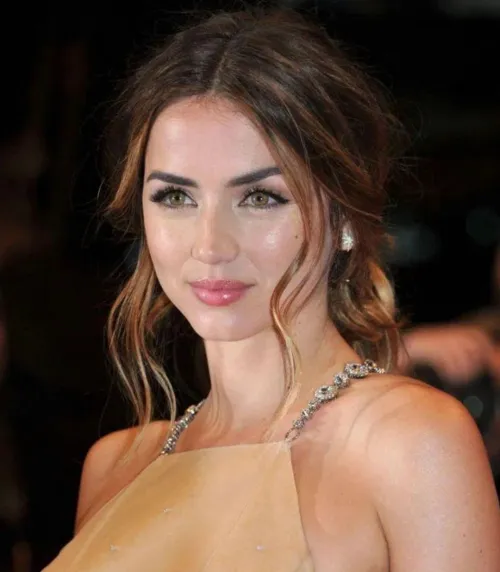 Thumbnail Mother_Task_2708 PrettyGirls: Ana de Armas' Beauty