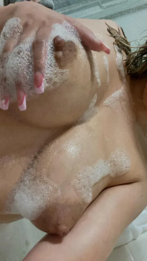 Thumbnail Showering with Friends: An Intimate Account by Forevalearnin