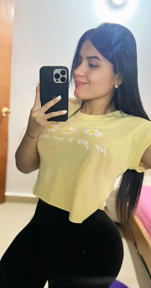 Thumbnail Hot and Sexy: Showcasing Mirror Selfie Style by Prestigius_