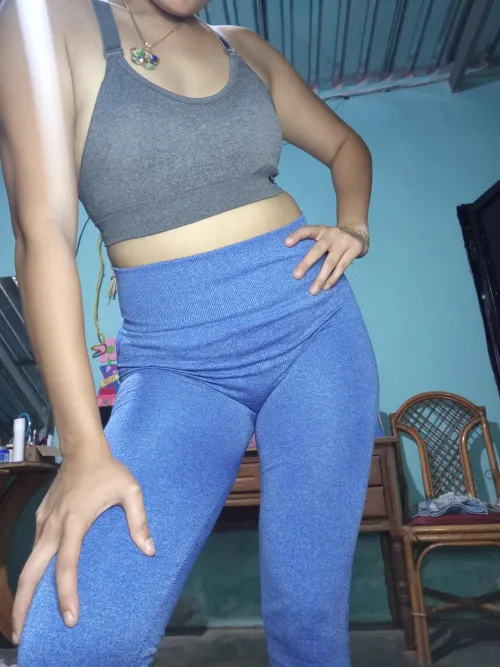 Thumbnail Sadhu9898's Top Pick - The Ultimate Gym Croptop | croptopgirls