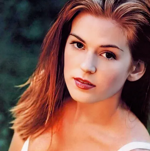 Thumbnail Mother_Task_2708's Lens on Isla Fisher