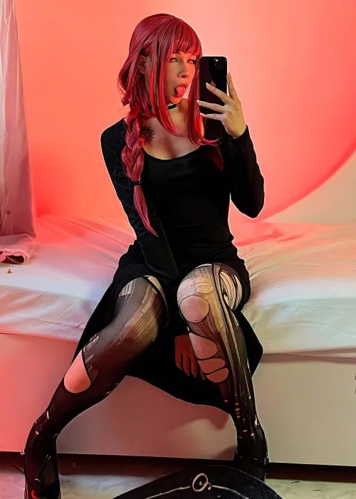Thumbnail StarSthormy's Makima Cosplay: A Dazzling Transformation
