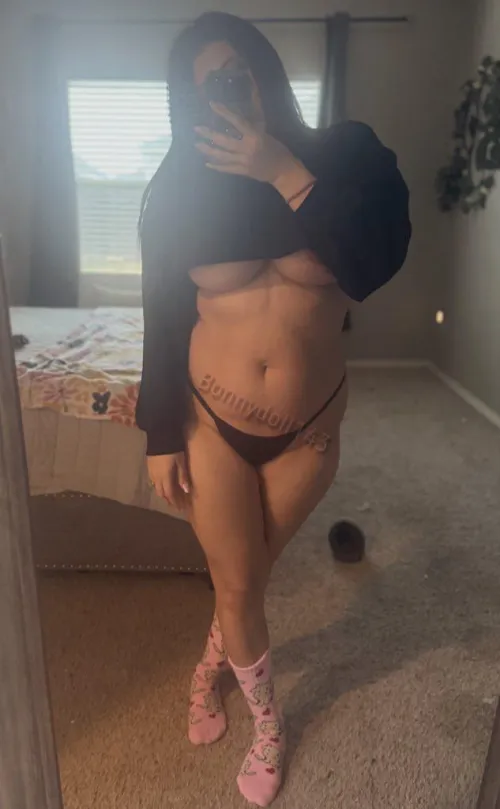 Thumbnail Embrace LatinaMilfs: Bonny_Doll143 Bares All with Mombod Confidence