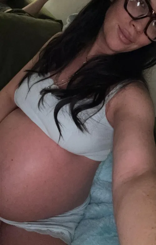 Thumbnail Erikaallday Invites You to See Her All with PreggoPorn