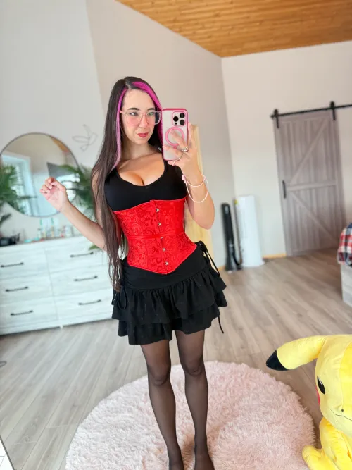 Thumbnail Underthescrubs' Dilemma: Stockings or Pantyhose - Which Team Are You?