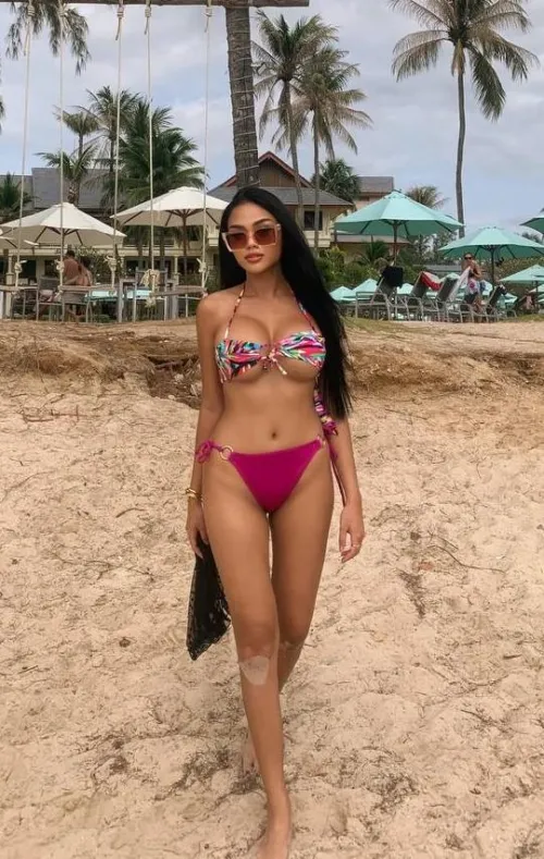 Thumbnail Meenathaiii's Confidence Boost: The Power of Bikinis in Self-Esteem