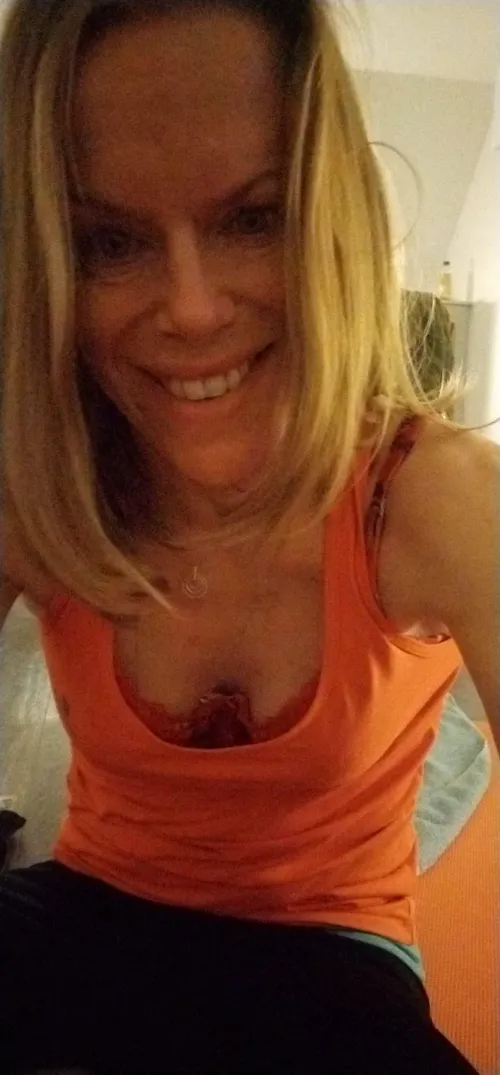 Thumbnail Magical Moments: Unveiling Beauty Down the Blouse