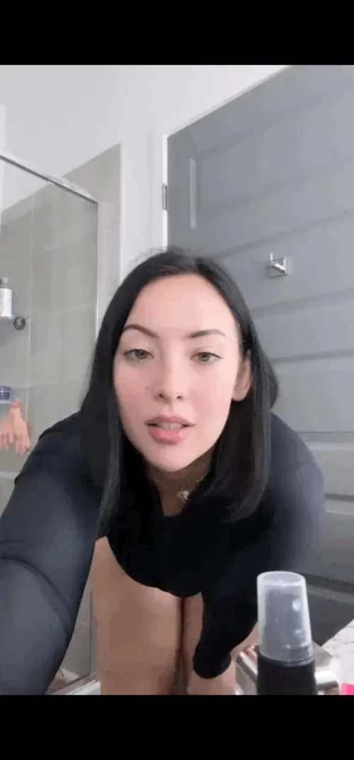 Thumbnail Seeking Help to Identify This Person by kingash1321 | SauceforNSFWads Mystery