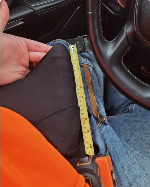 Thumbnail Exploring the Intriguing World of Straight Truck Drivers | Bulges