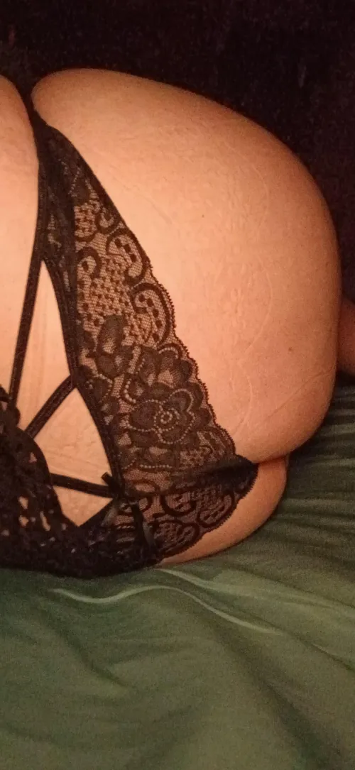 Thumbnail BSweets66's Insight: Navigating the 'Ass End' of the Week with Grace