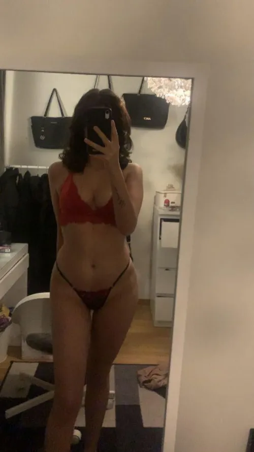 Thumbnail Wet and Wild: A Sensual Invitation from Melissanorman