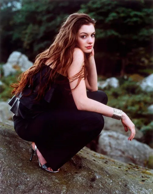 Thumbnail Anne Hathaway: A Closer Look at the Celebrity Star | jsmakinmusic
