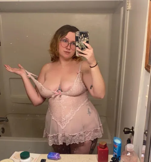 Thumbnail Chubby Confidence: Exploring xosadisdic's Love for Fashion