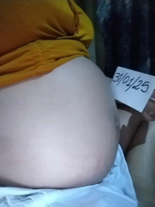 Thumbnail 7 Months Pregnant: Is My Belly Big or Small? Share Your Thoughts with akmv1312