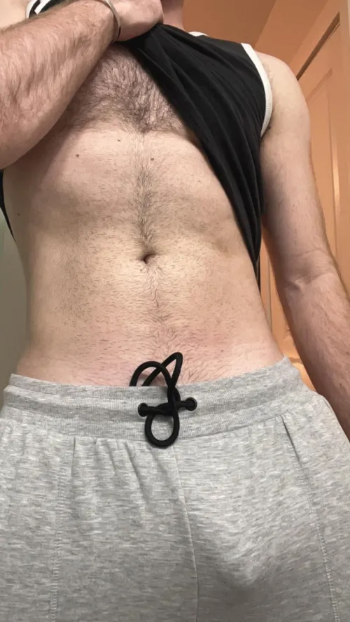 Thumbnail Delving into Being 22 Straight | Bulges Discussions