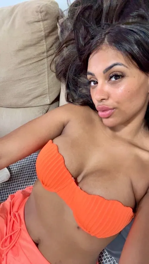 Thumbnail Betterwhateveryouare's Love for Orange Tops | Croptopgirls Fashion