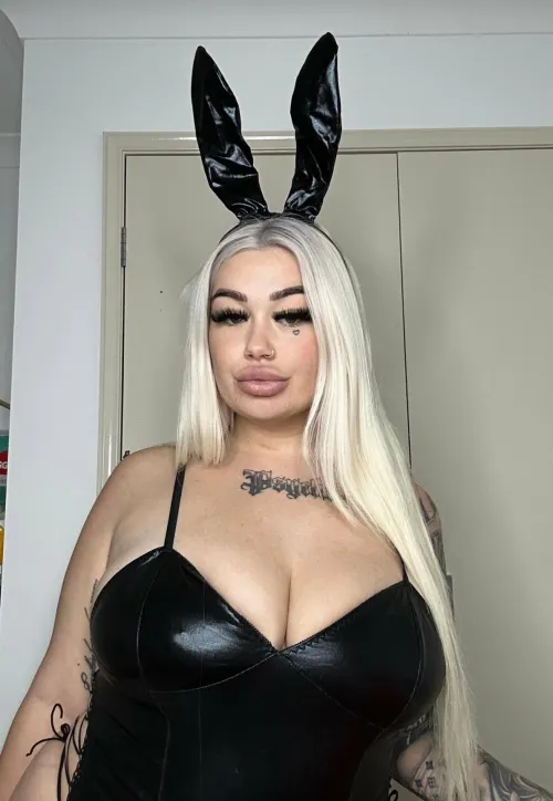 Thumbnail Seeking Suction: Brittanybarkway's Desire for Tit Play