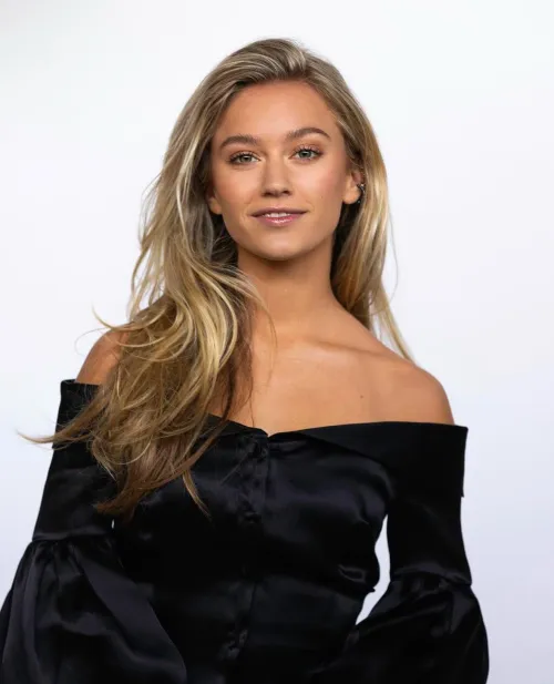 Thumbnail Discovering Sterre Koning's Beauty Secrets