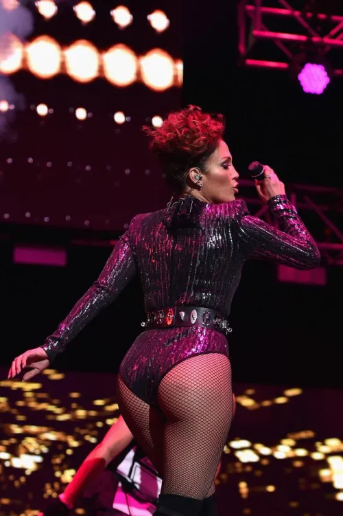 Thumbnail Jennifer Lopez: A Deep Dive into the Fascination with Her Celebrity Butt