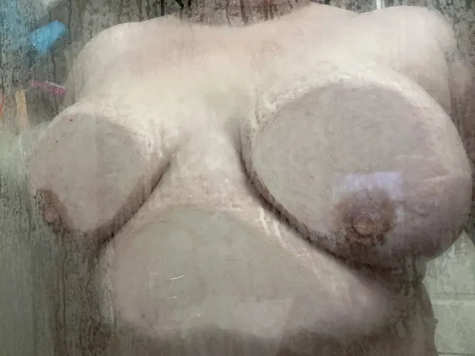 Thumbnail Indulge in Sensuality: Get Wet with ssbbwninan