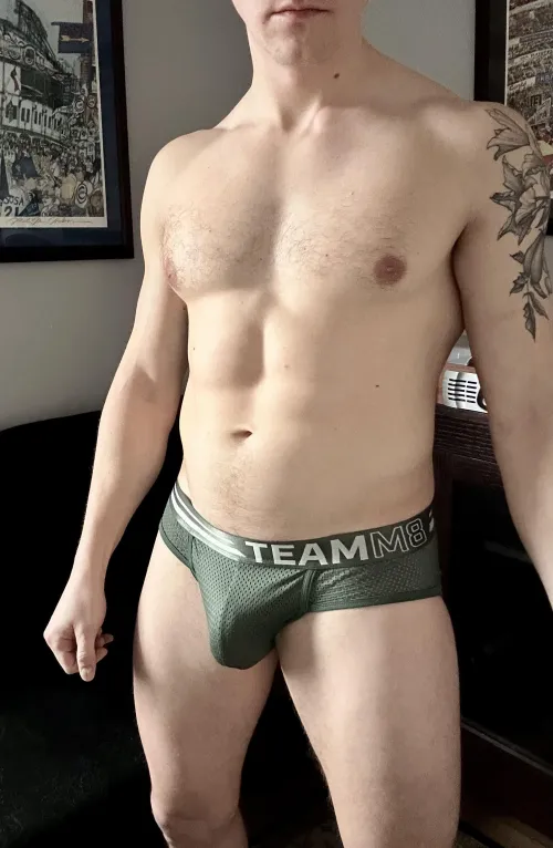 Thumbnail Exploring Pansexuality in Chicago | Bulges Revealed