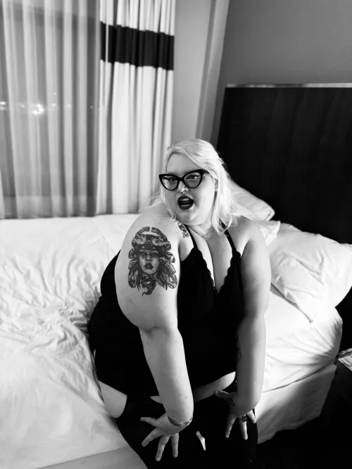 Thumbnail Deep Thoughts on SSBBW Acts | ditasxdeadxweb