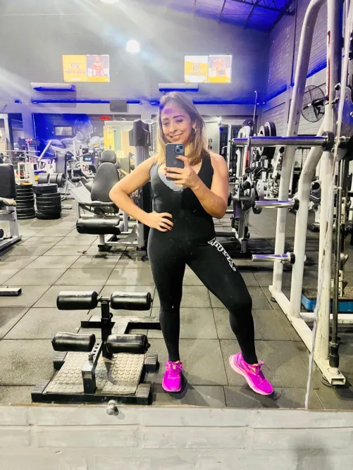 Thumbnail Workout Partner Wanted: Join girlypinkyx's Fitness Journey in YogaPants