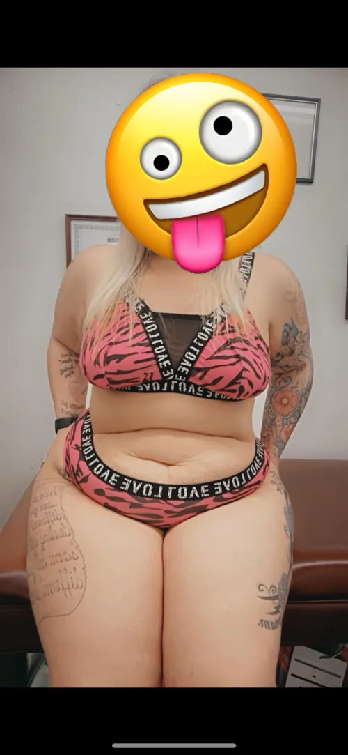 Thumbnail Unveiling the Alluring Milf Body: A Dive into Thic_Mystery's World | thic_mystery