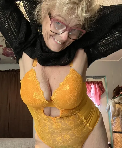 Thumbnail Sending Only Sexy Thoughts: A Tease from Sinfulcougar60