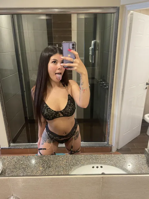 Thumbnail Seduction Alert: Fun Night Guaranteed in Lingerie - pau190075 | TotalBabes