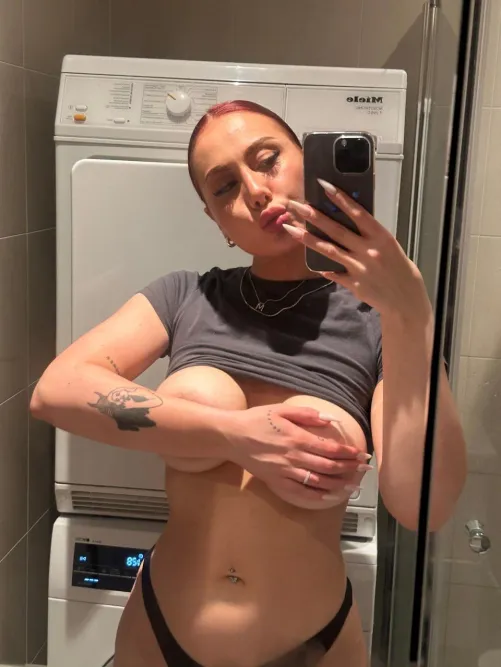 Thumbnail Size Matters: Unveiling Men's Preferences | inyourwetdreamz