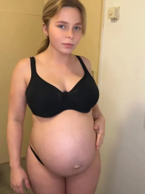 Thumbnail Exploring the World of Dating While Pregnant with Brandi | pregnantporn