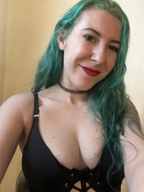Thumbnail Cute Cleavage Showcase | sirenskiss3