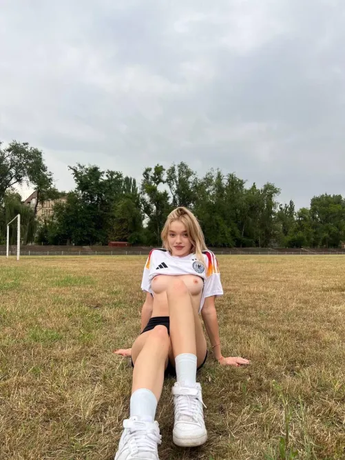 Thumbnail Adorable Soccer Fan - Aura_Skyy Brings the Spirit | GamedayGoneWild