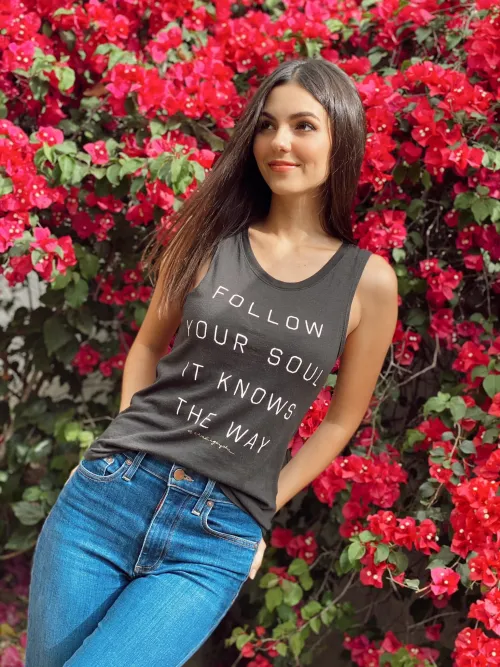 Thumbnail Dropthemelons Showcases Victoria Justice's Gorgeousness | PrettyGirls
