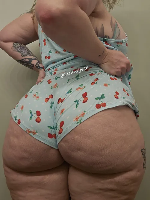 Thumbnail Step Into New PJs with YourLadyVee | pawg