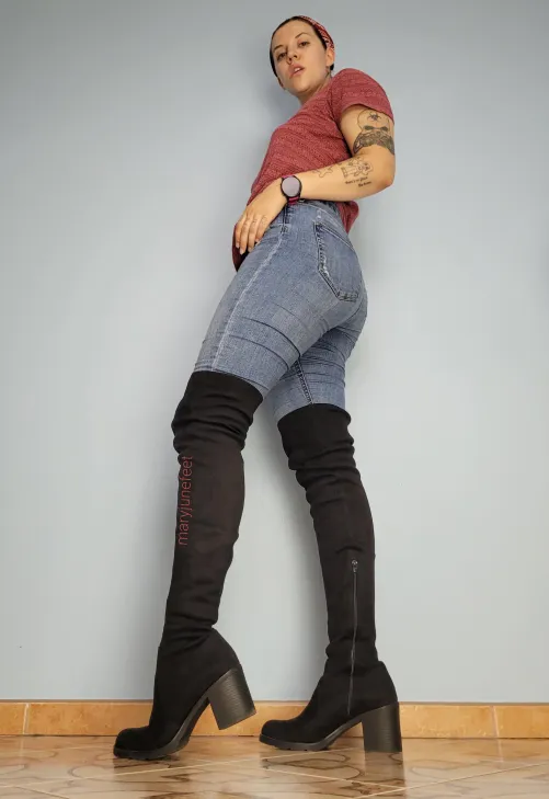 Thumbnail MaryJunefeet: Showcasing Long Boots & Long Legs | SexyGirlsInBoots Style