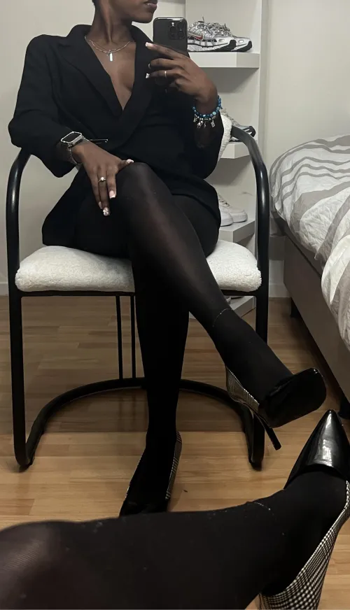 Thumbnail Taking Control: Breaking Boundaries in Pantyhose | missspetite