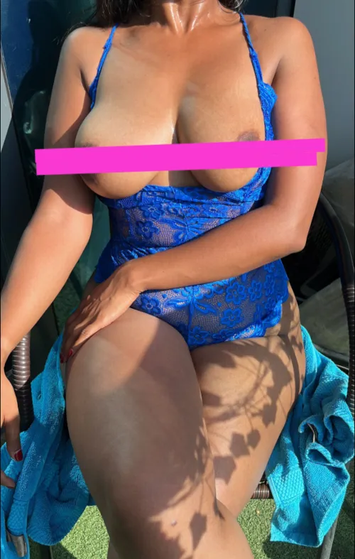 Thumbnail Thick Thighs: cumovermyboobs Allure in IndiansGoneWild
