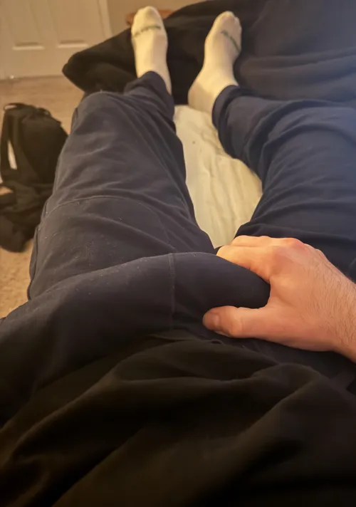 Thumbnail Hard and Bi: 21 Scrolling Reddit | no_artichoke1365