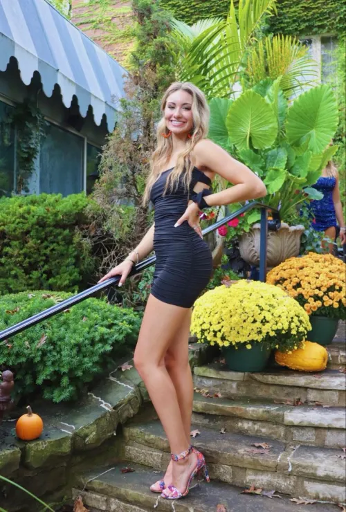 Thumbnail _timmy_turner3: Homecoming Princess in Stunning Dress