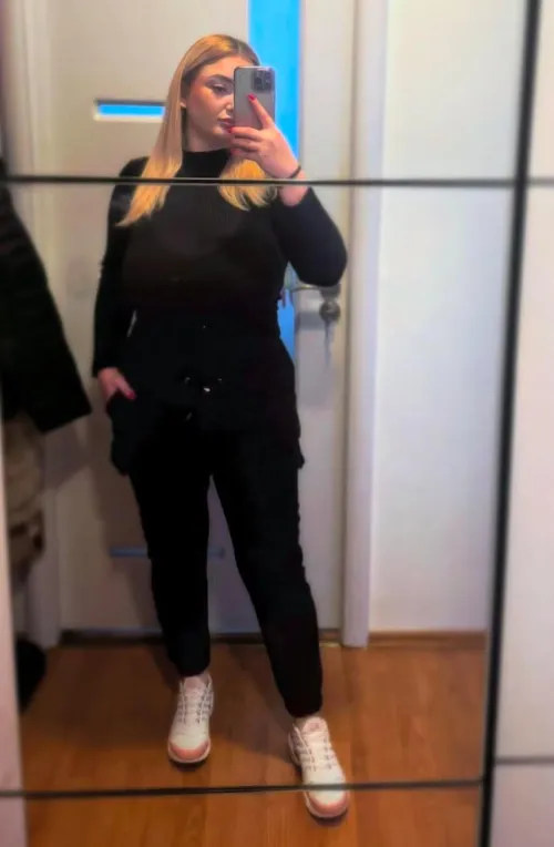 Thumbnail Explore DazzlingAd6626's Latest in 2busty2hide Collection