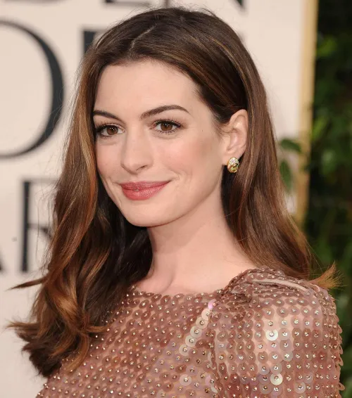 Thumbnail Anne Hathaway: A Profile by dropthemelons