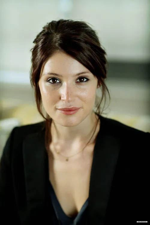 Thumbnail Gemma Arterton: Illuminating Beauty by kfimq in PrettyGirls