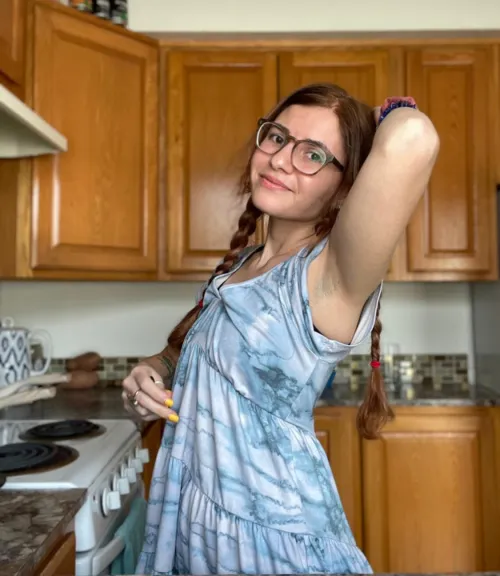 Thumbnail Stubble Concerns: Are Armpits Too Rough for You?