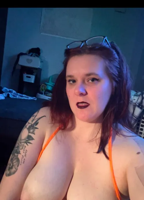 Thumbnail Inviting Mommy: honeybunz89's Allure in the MatureMilf Realm