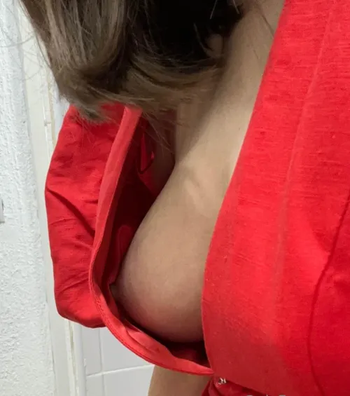 Thumbnail Can You See Anything Sexy in This Bad Light by Lightpinkie | Downblouse Category