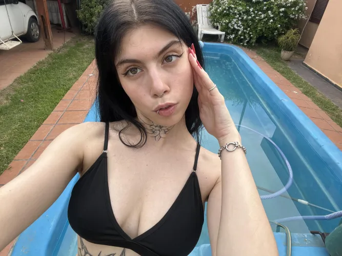 Thumbnail Poolside Passion: Explore Wonderful_Sofiaa's Revelations | Nude_Selfie