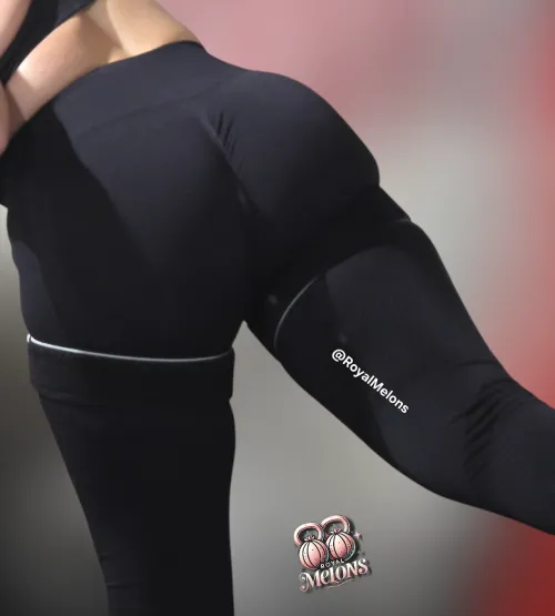 Thumbnail Glutes on Fire: Unleashing Yoga Pants Allure